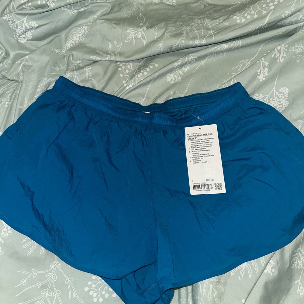 NWT Lululemon Dolphin Hem MR Run Short 3” Hawaiian Blue Sz